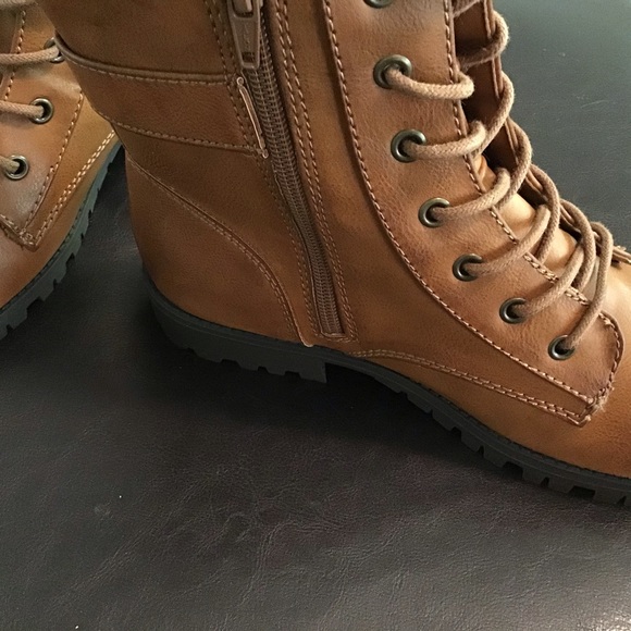Boots 6.5 Brown NWB - Picture 3 of 7